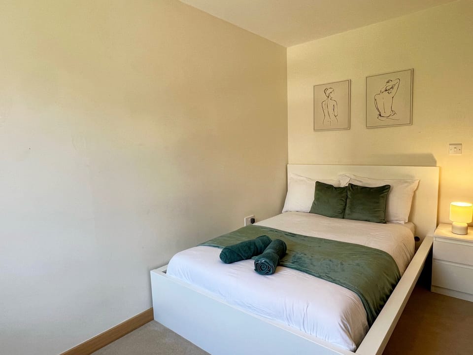 Apartment | 2 bedrooms, iron/ironing board, free WiFi, bed sheets