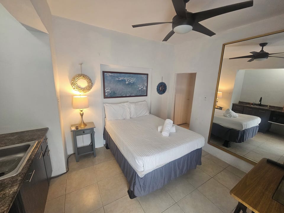 Basic Room | Free WiFi, bed sheets