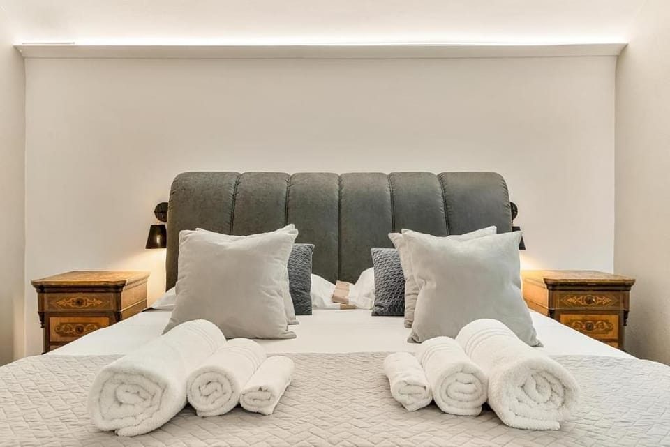Comfort Double Room | In-room safe, desk, free WiFi