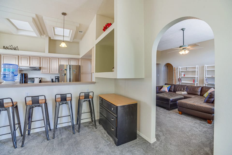 Dining Area & Kitchen | Coffee Pot | Blender