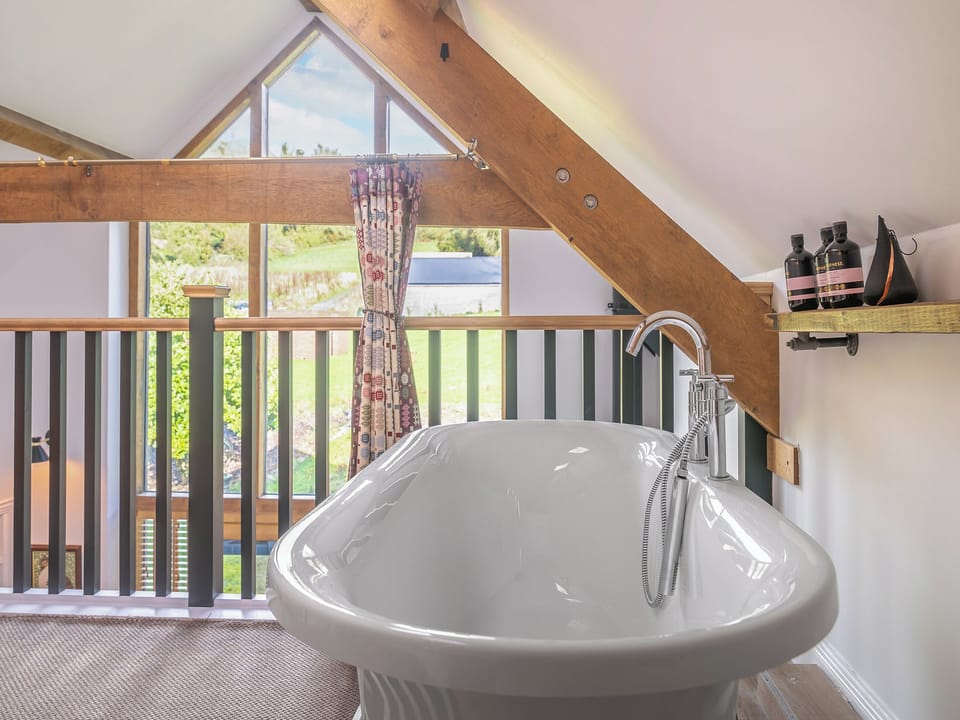 Double bedroom | Y Gwairdy - Carreg Gwenlais Escapes, Llandybie Ammanford, near Llandeilo
