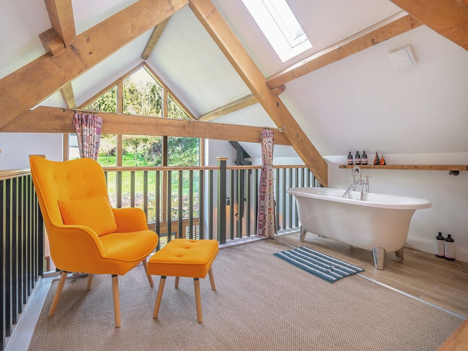 Double bedroom | Y Gwairdy - Carreg Gwenlais Escapes, Llandybie Ammanford, near Llandeilo