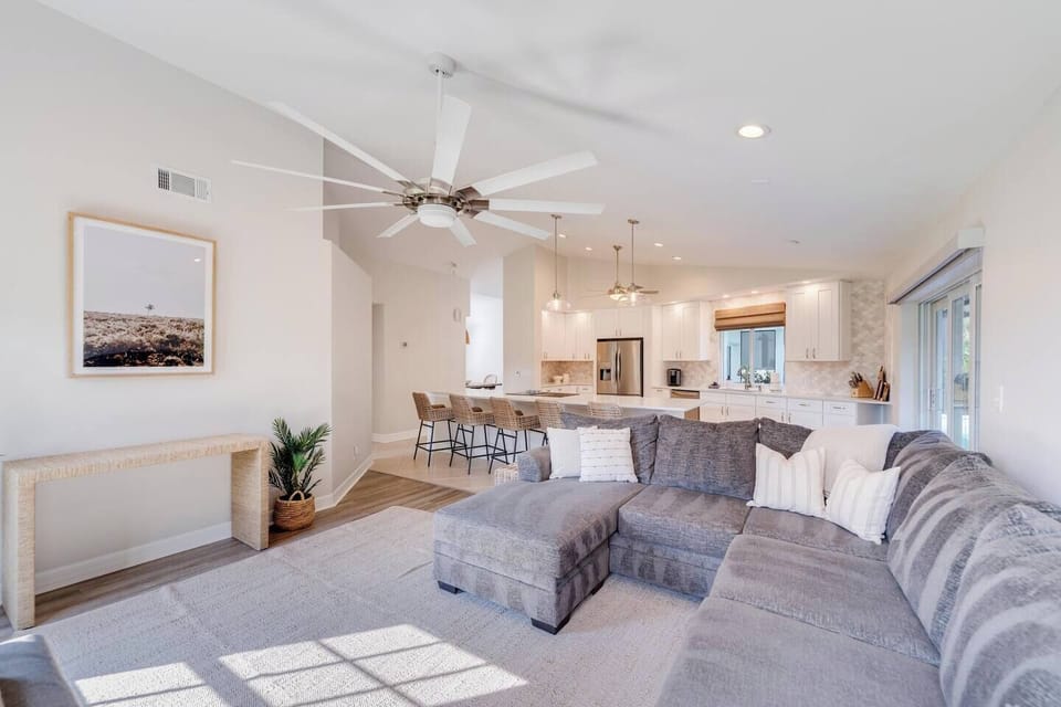 Living room 1 (1)