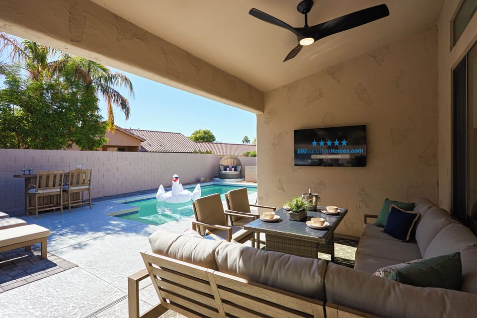 Backyard: Covered Patio, New Smart TV