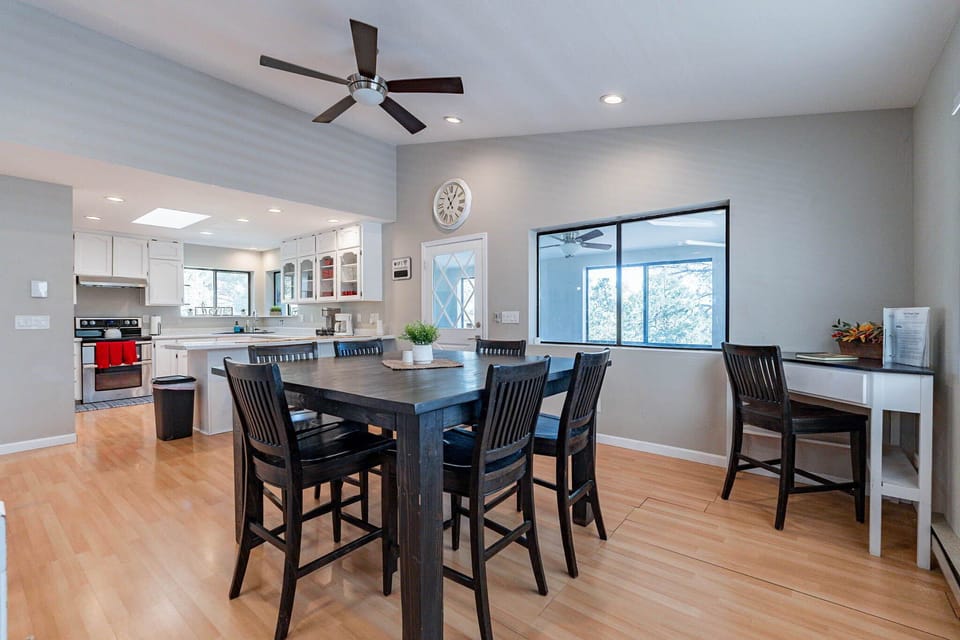Enjoyable dining for six and an added corner desk space.