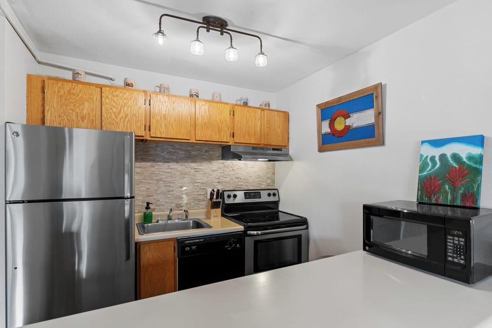 Condo (0 Bedroom) | Property amenity
