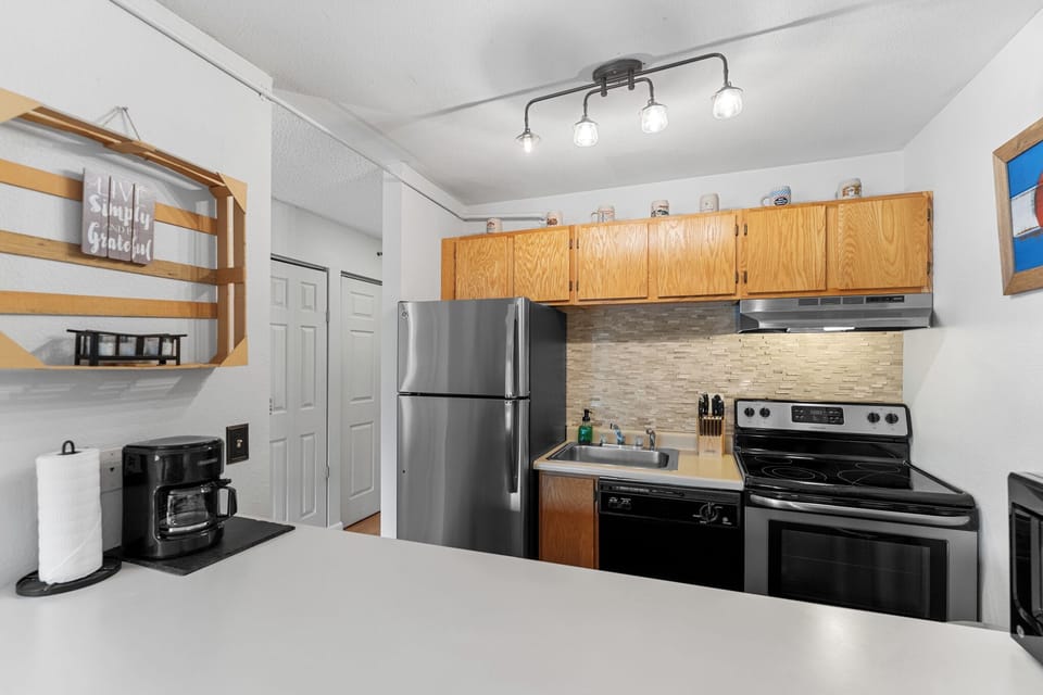 Condo (0 Bedroom) | Property amenity