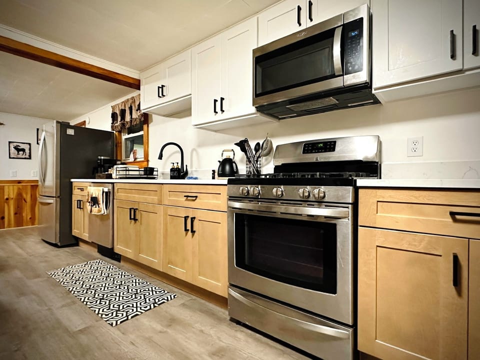 Fully loaded kitchen with (almost) everything you need for cooking and dining. 