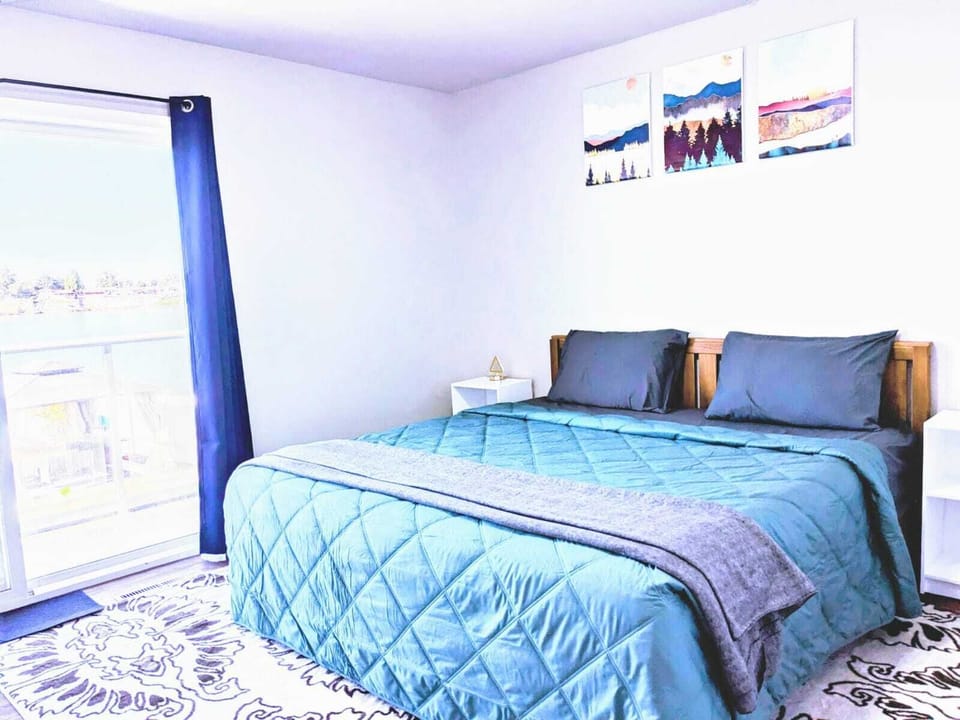 Master King Bed