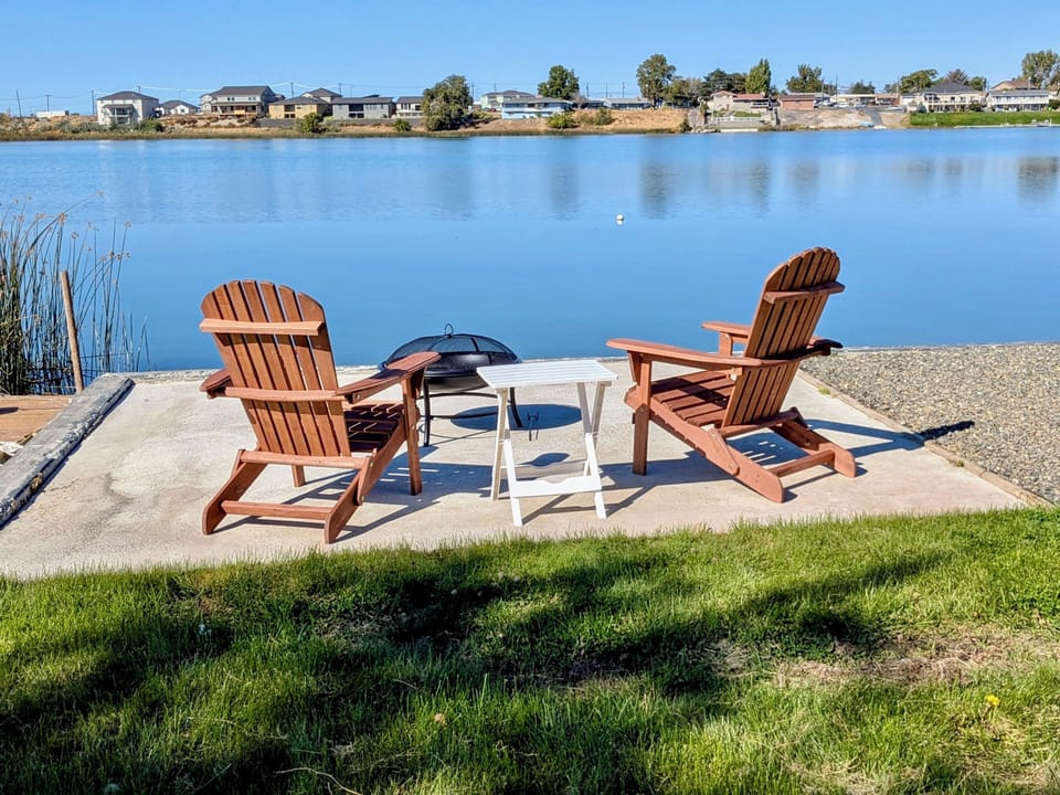 So much peace, sit next to lake and watch fishes jump