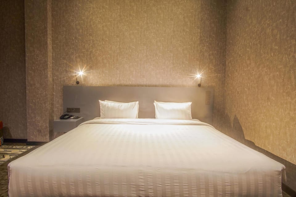 Standard Studio | In-room safe, soundproofing, iron/ironing board, WiFi (free)