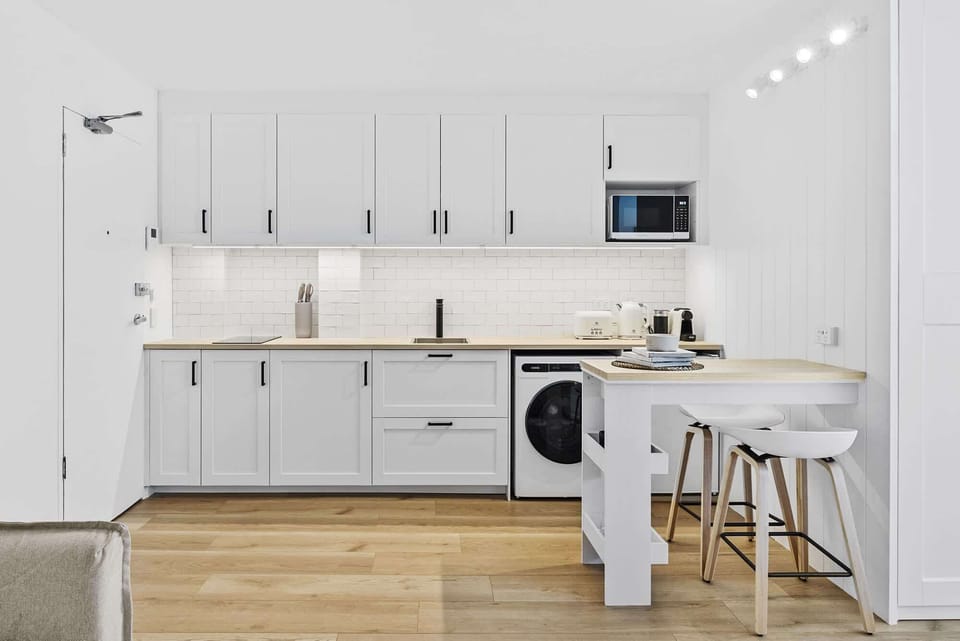 Kitchen/Dining Area