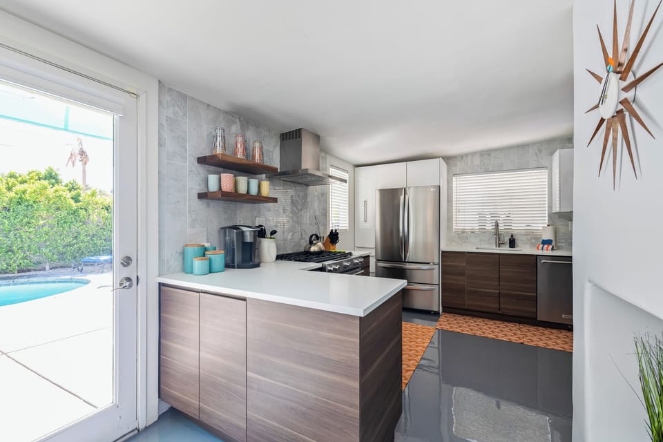 Fully equipped kitchen.