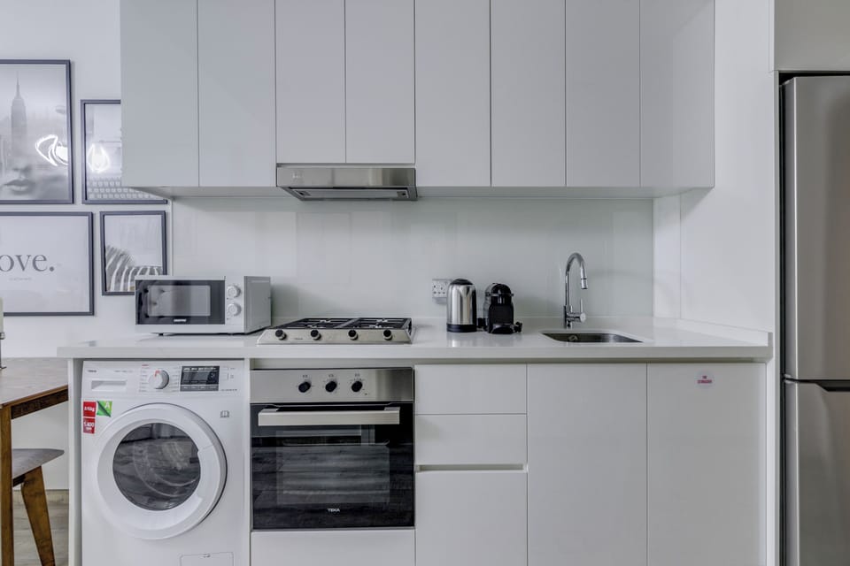 Deluxe Apartment, Balcony, Canal View | Private kitchen
