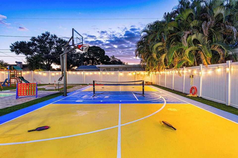 Basketball + pickleball court