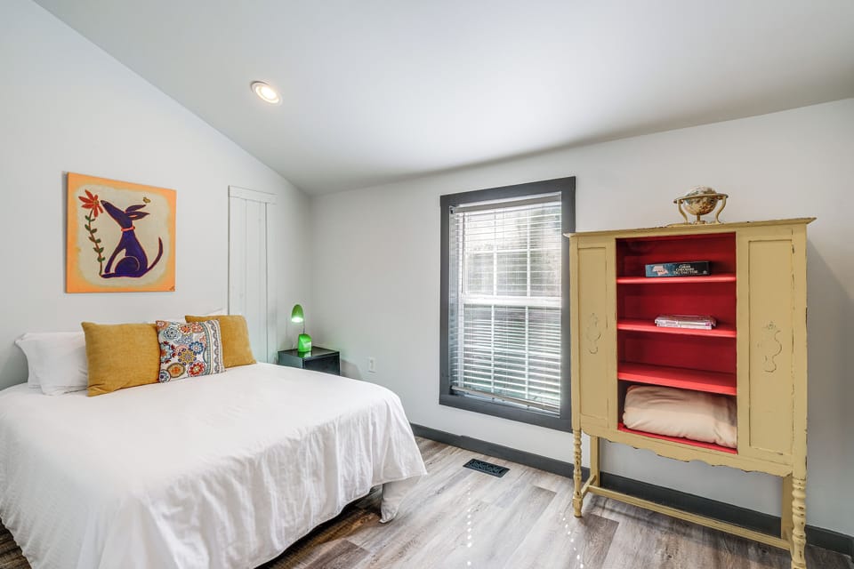 House (2 Bedrooms) | Interior