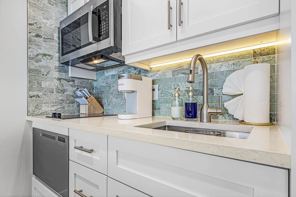 Newly remodled kitchen with brand new appliances