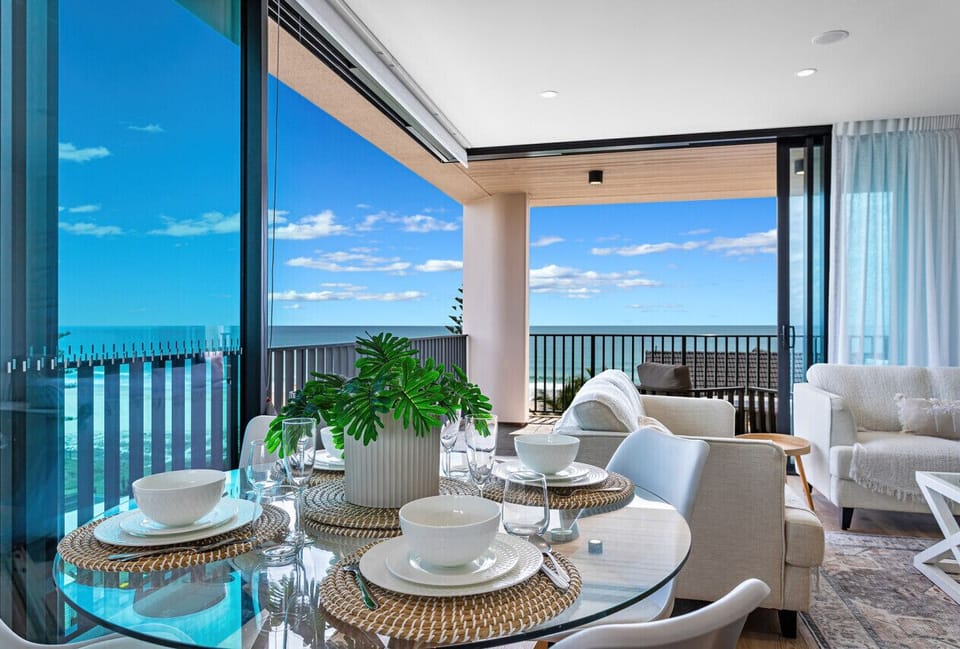 Dining area + view