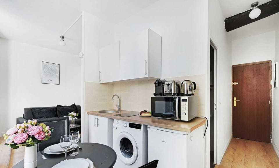 Apartment | Private kitchen | Cookware/dishes/utensils