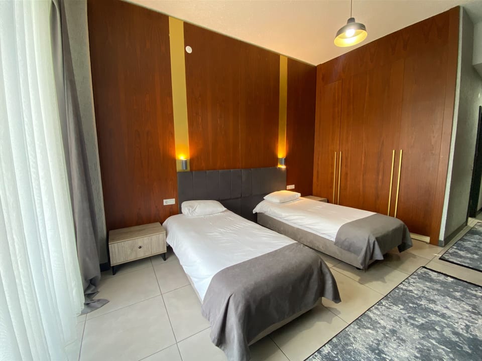In-room safe, soundproofing, free WiFi