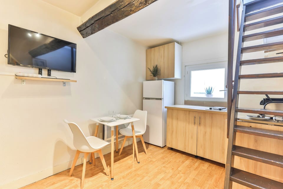 Apartment | Dining