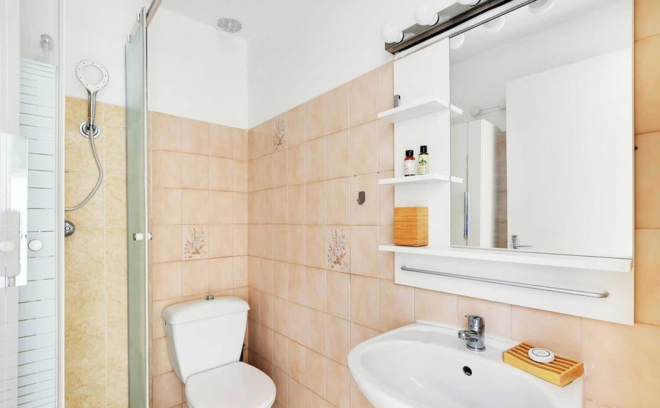 Apartment | Bathroom