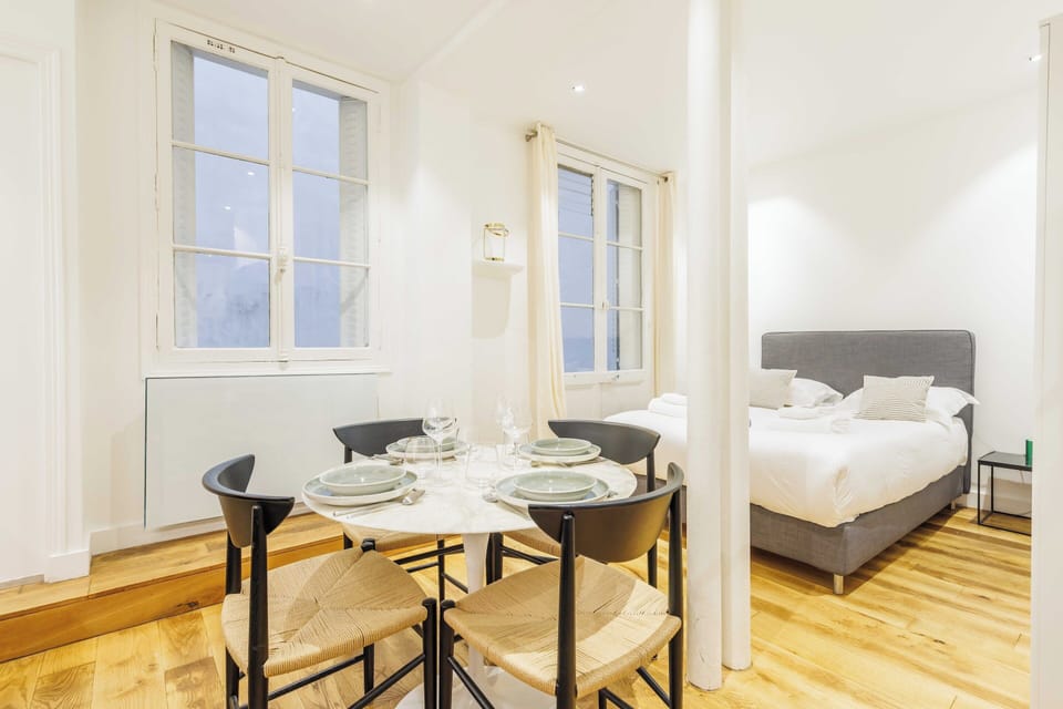 Apartment | Dining