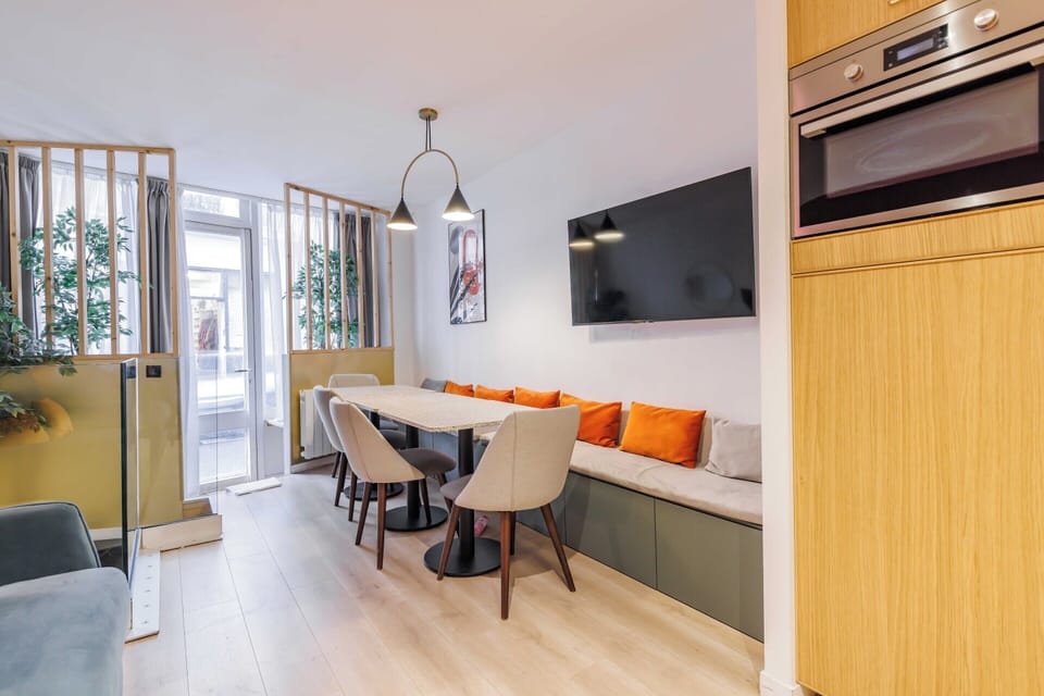 Apartment | Dining