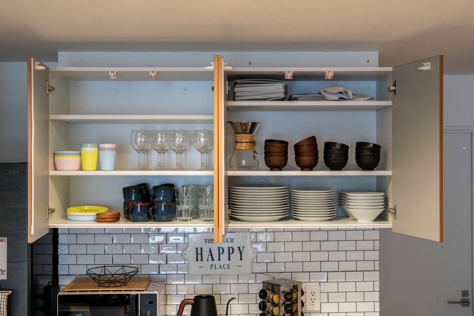 Fridge, microwave, stovetop, electric kettle
