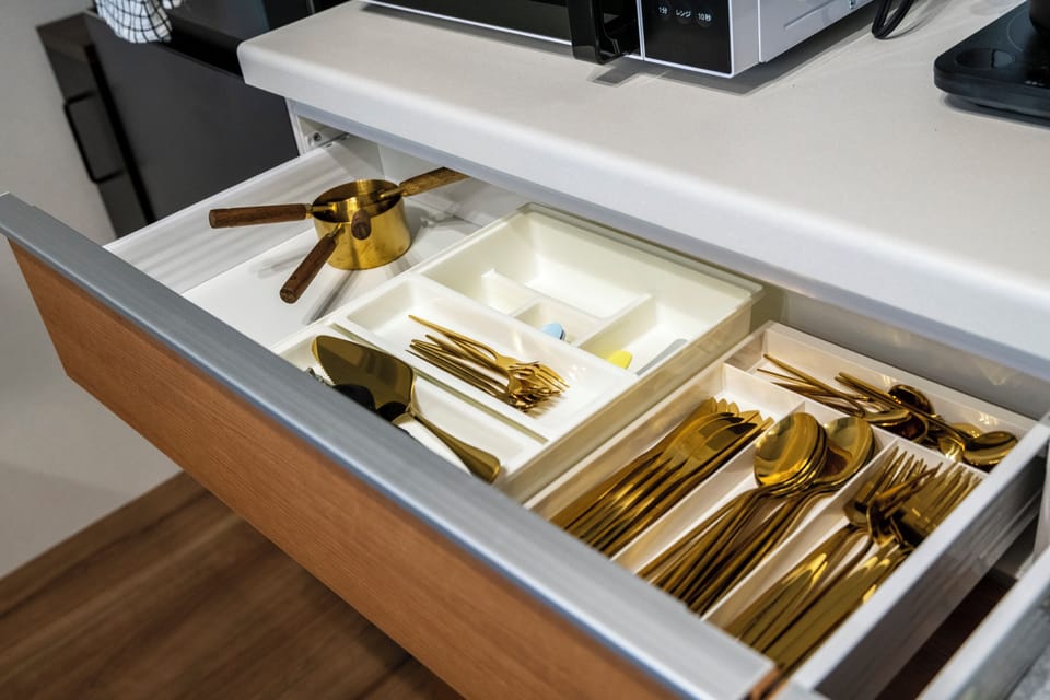 Fridge, microwave, stovetop, electric kettle