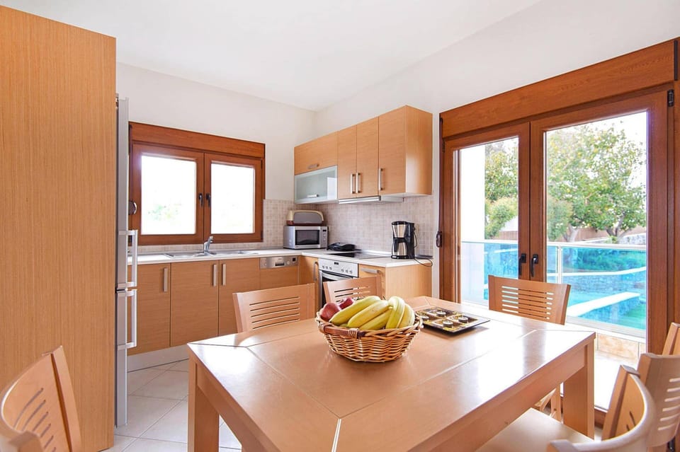 House | Private kitchen | Dishwasher, coffee/tea maker, highchair