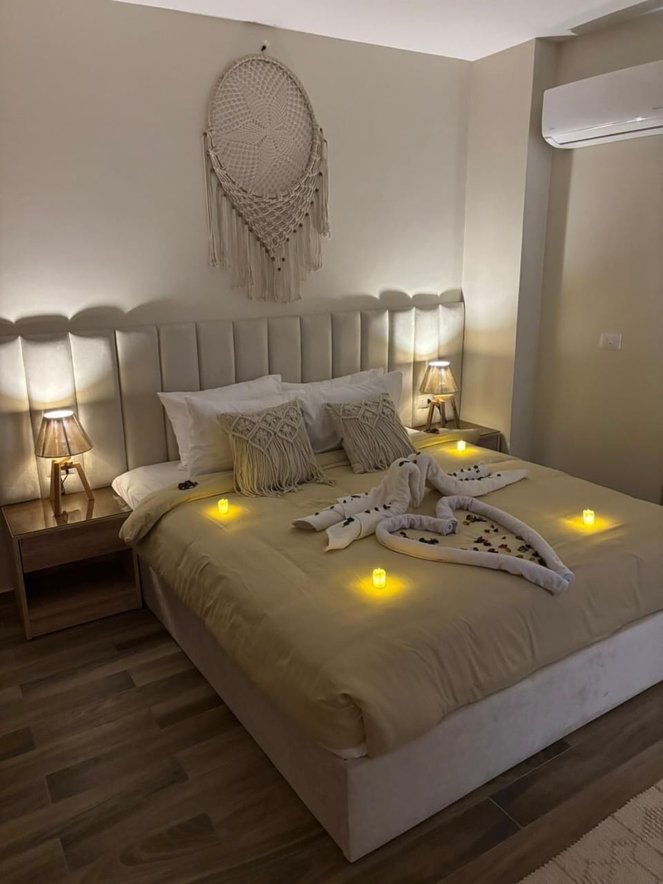 Comfort Double or Twin Room, Desert View | In-room safe, desk, laptop workspace, soundproofing