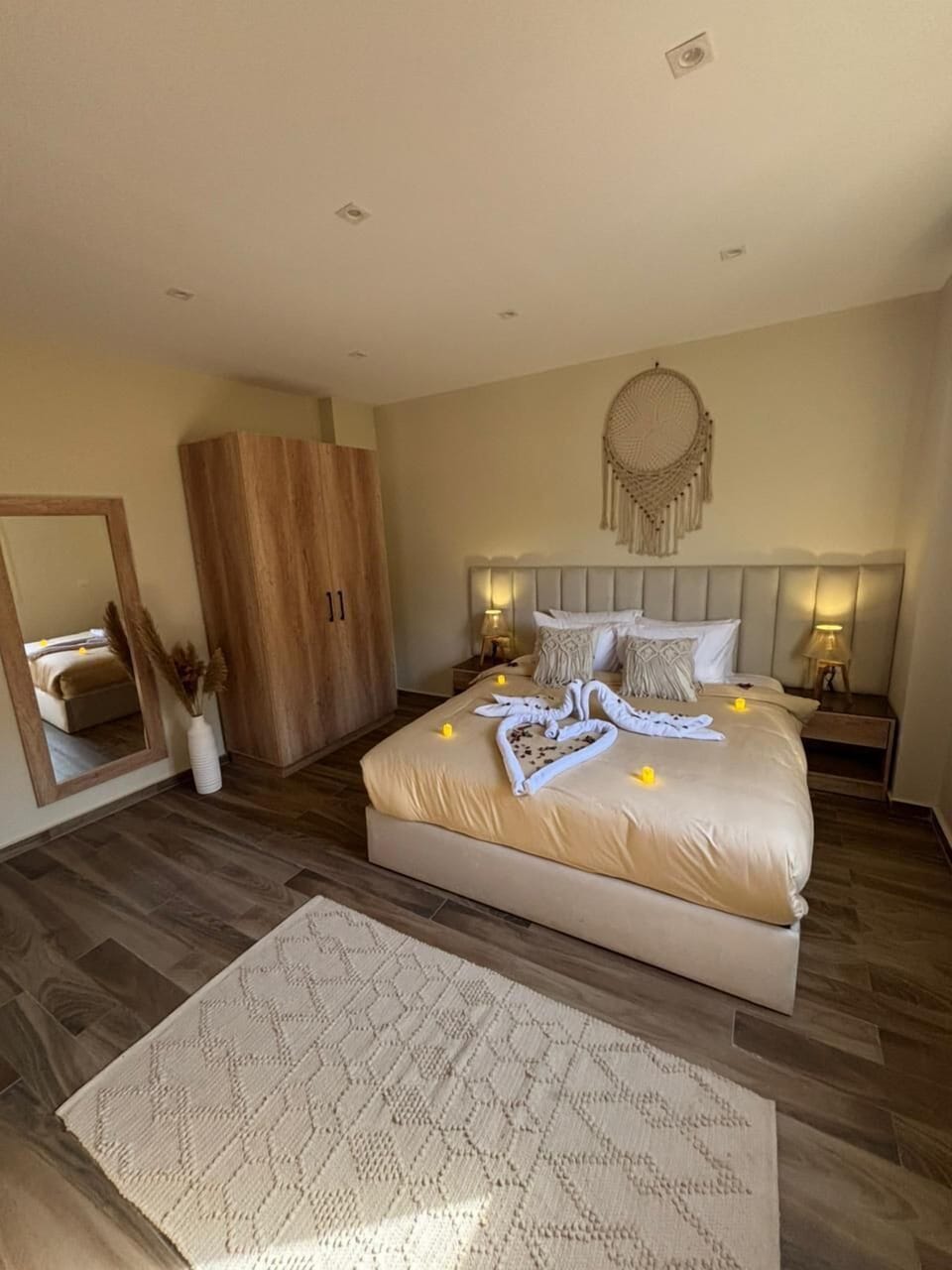 Comfort Double or Twin Room, Desert View | In-room safe, desk, laptop workspace, soundproofing