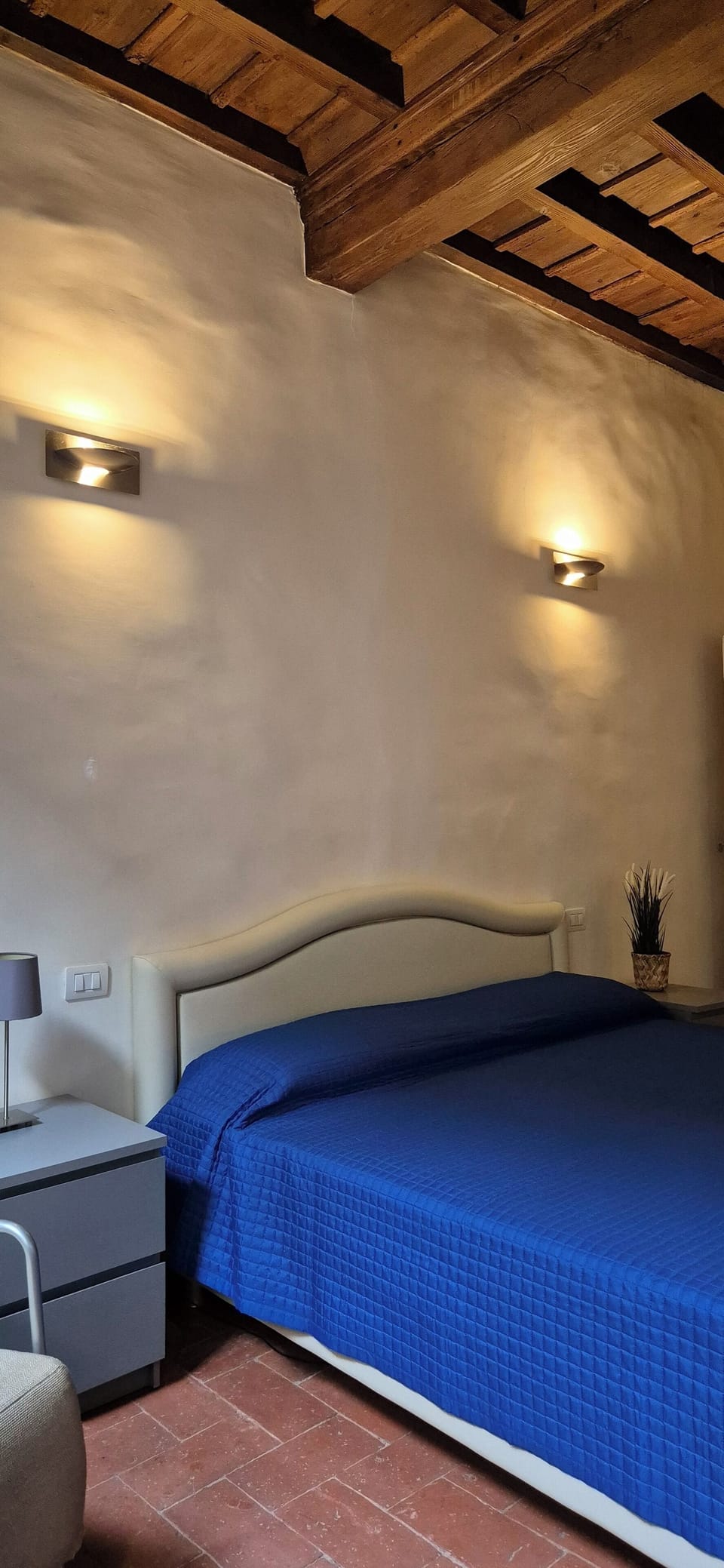 Superior Apartment, Courtyard View | Iron/ironing board, WiFi (free)