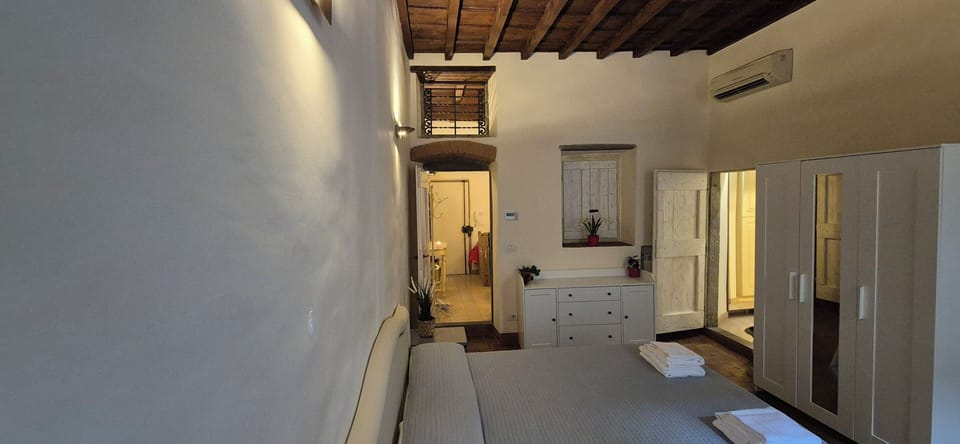 Superior Apartment, Courtyard View | Iron/ironing board, free WiFi