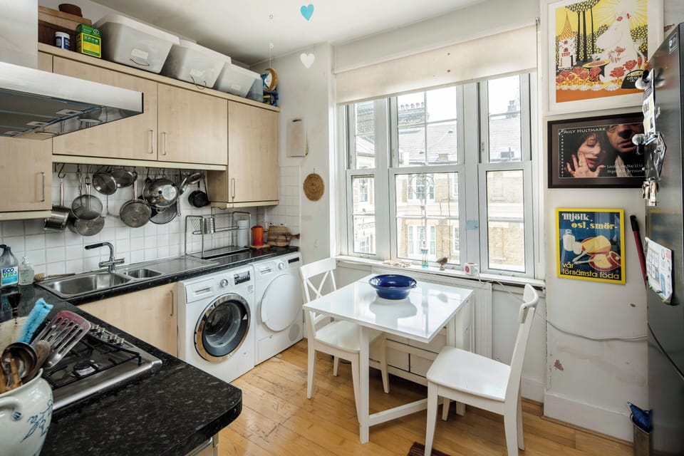 Classic Apartment | Private kitchen | Coffee/tea maker, electric kettle