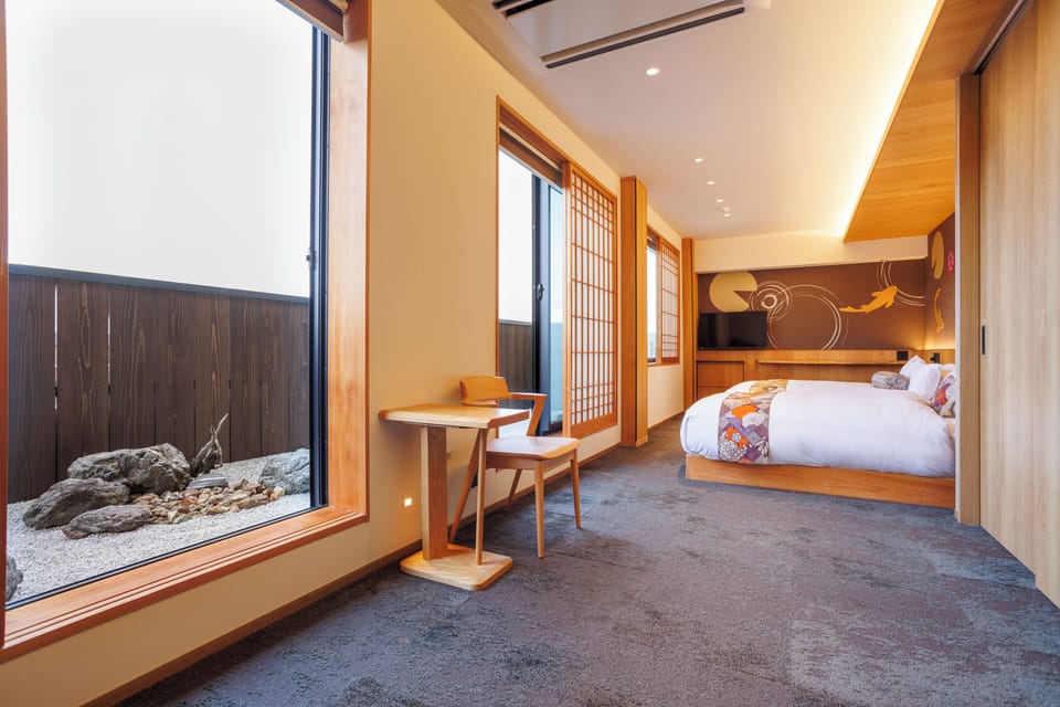 Deluxe Triple Room | Individually decorated, individually furnished, free WiFi, bed sheets