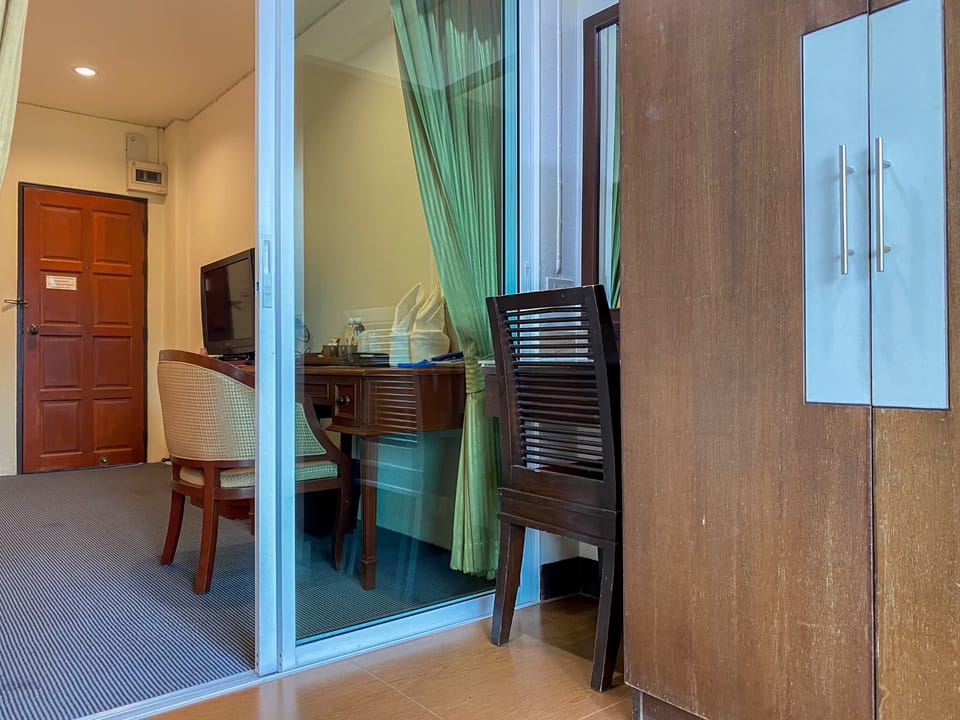 Deluxe Single Room, Hill View | Desk, free WiFi