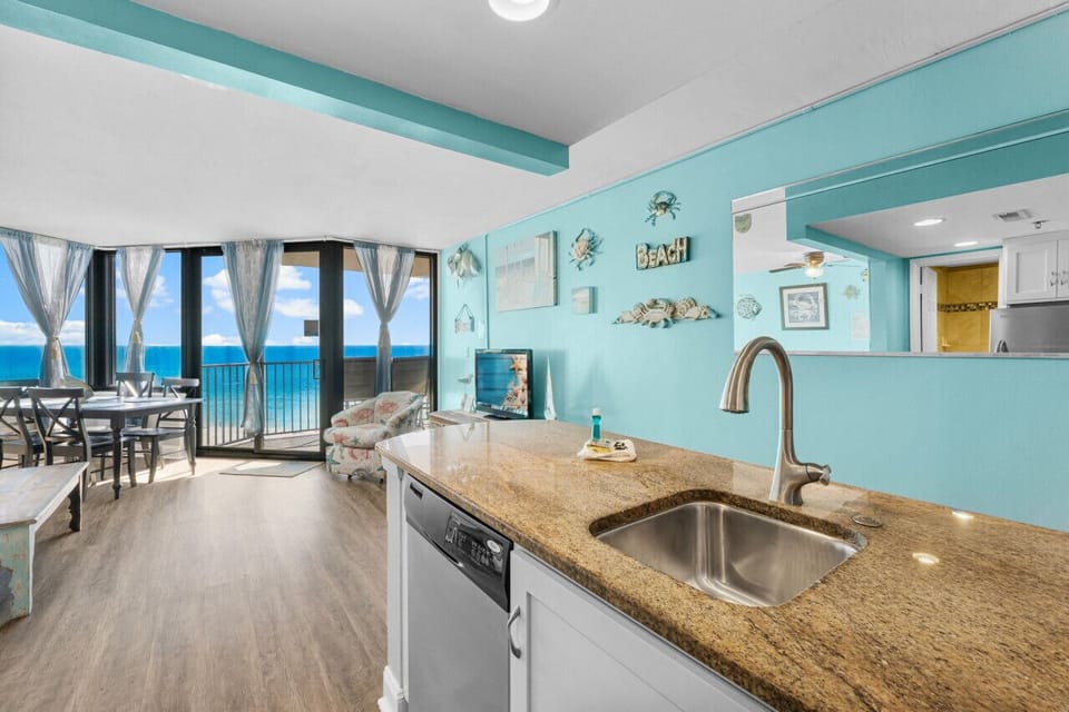 Well Equipped Kitchen! with Spectacular Ocean Views!