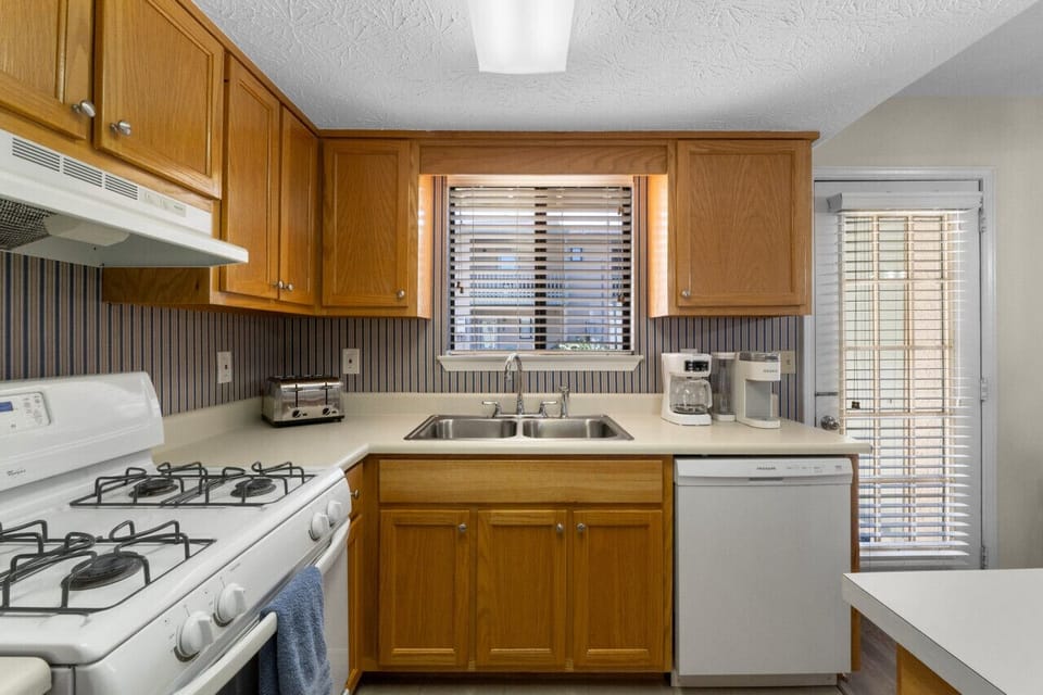 Well Equipped Kitchen!