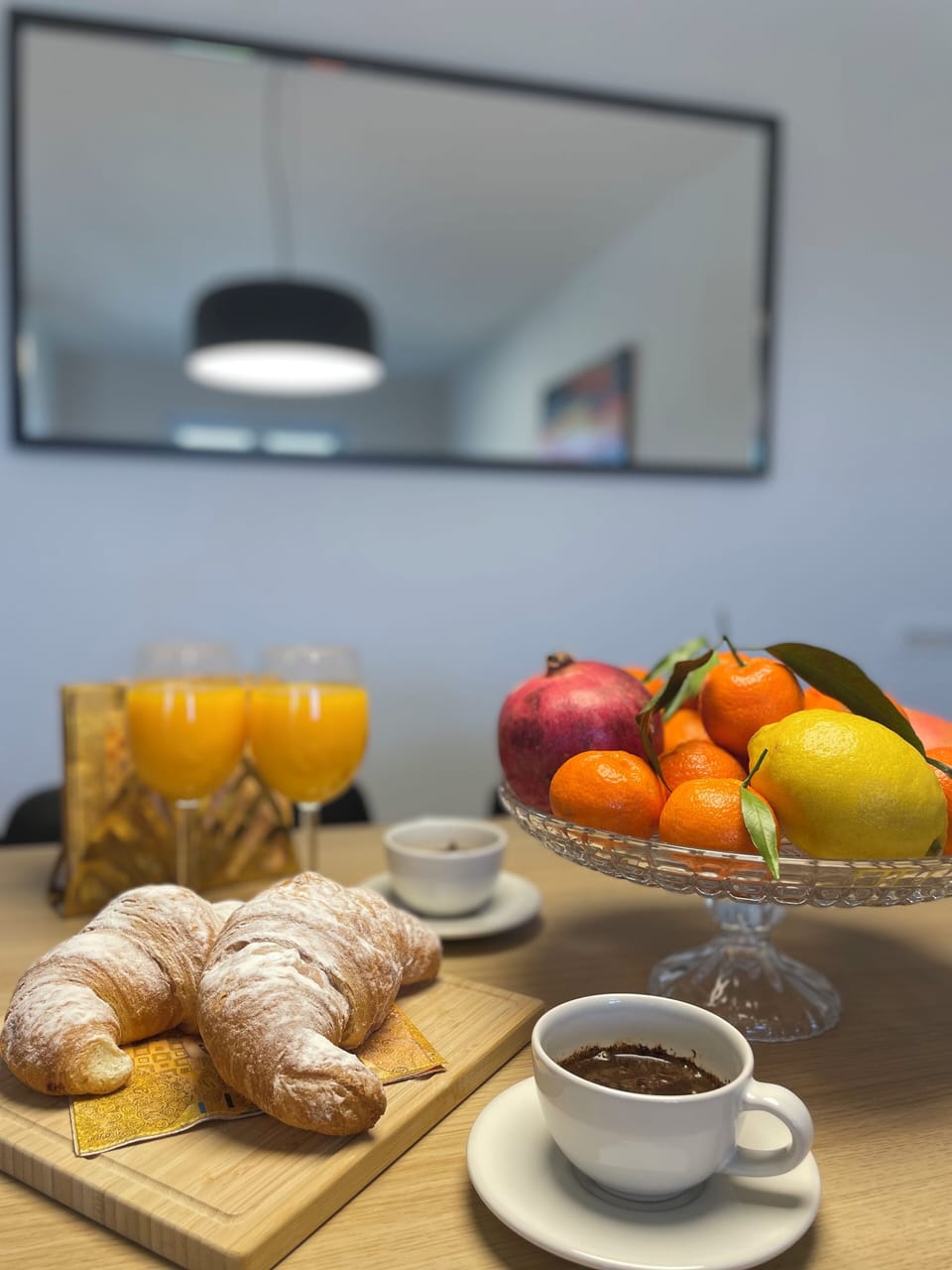 Premium Apartment, 1 Bedroom, Balcony, Sea View | In-room dining