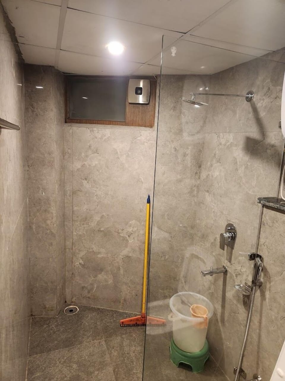 Deluxe Single Room | Bathroom shower
