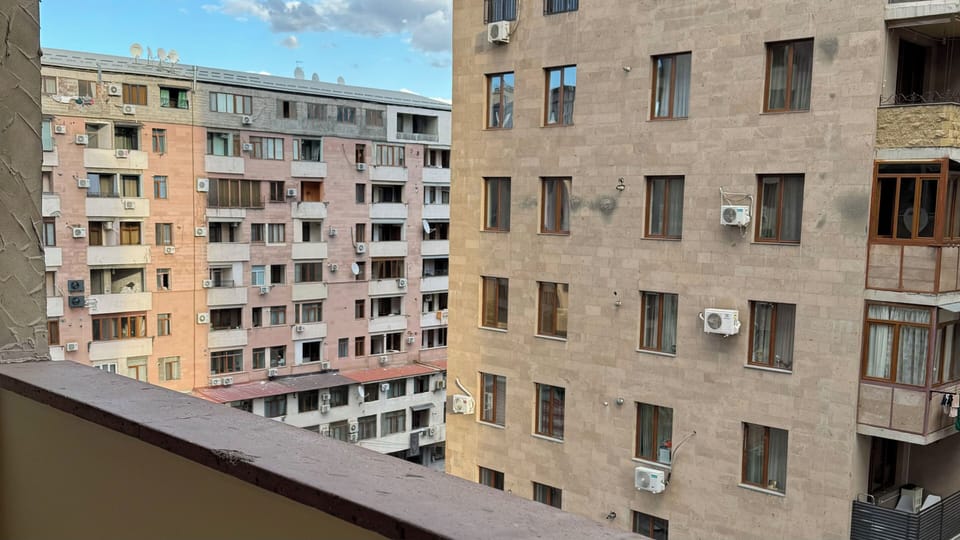 Comfort Studio, City View | Street view