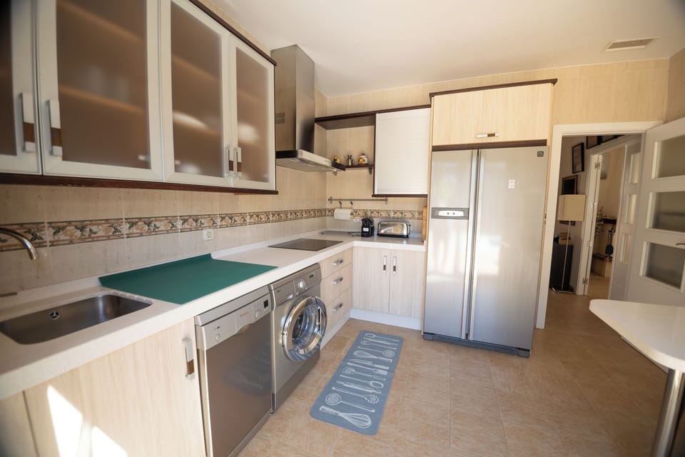 Superior Room, 3 Bedrooms, Private Pool, Mountain View | Private kitchen | Full-size fridge, microwave, oven, stovetop