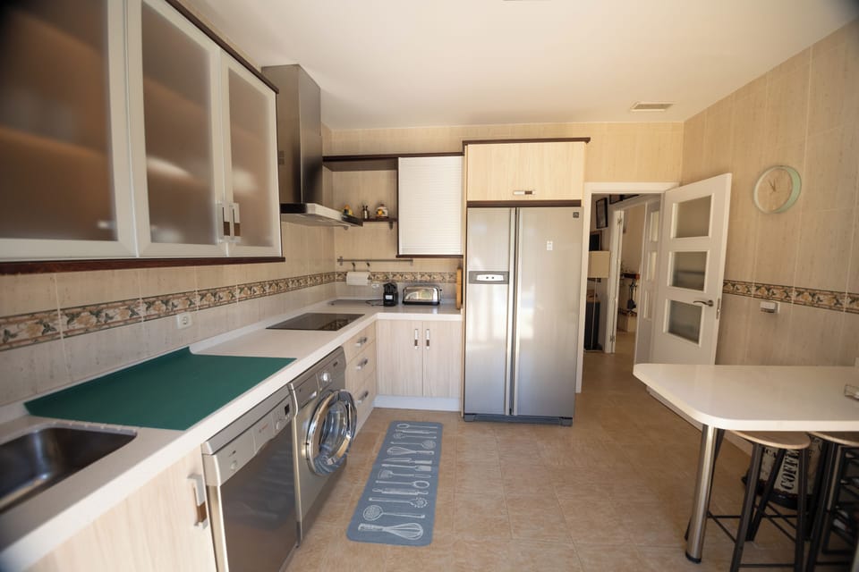 Superior Room, 3 Bedrooms, Private Pool, Mountain View | Private kitchen | Full-size fridge, microwave, oven, stovetop
