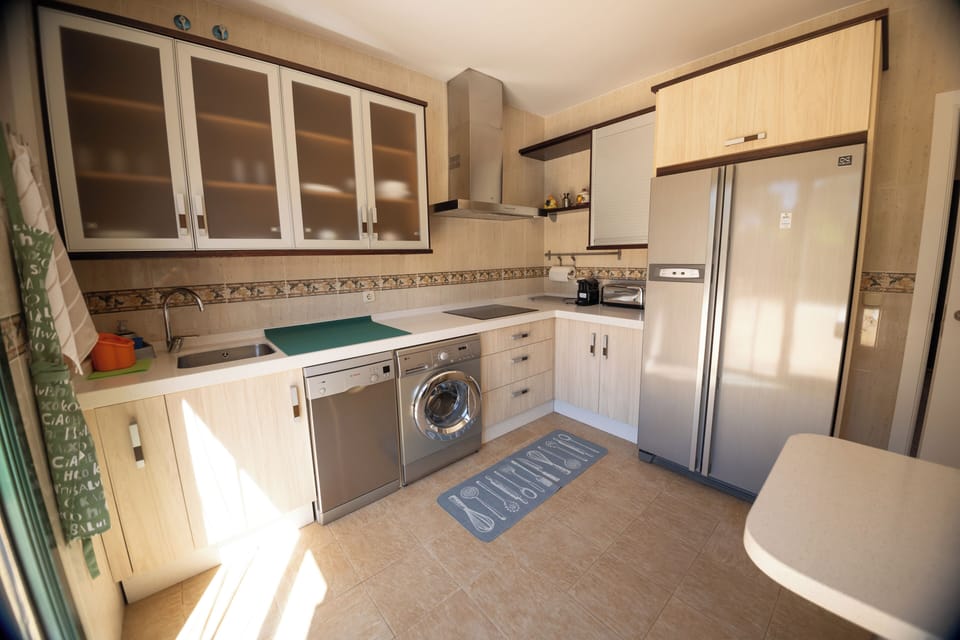 Superior Room, 3 Bedrooms, Private Pool, Mountain View | Private kitchen | Full-size fridge, microwave, oven, stovetop