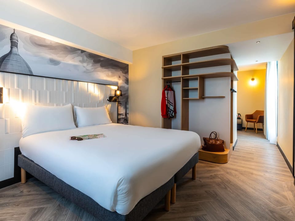 Suite, 1 Double Bed, Terrace | Soundproofing, free WiFi