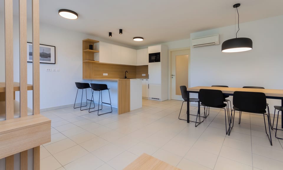 Premium Apartment, 1 Bedroom, Partial Sea View | Living area