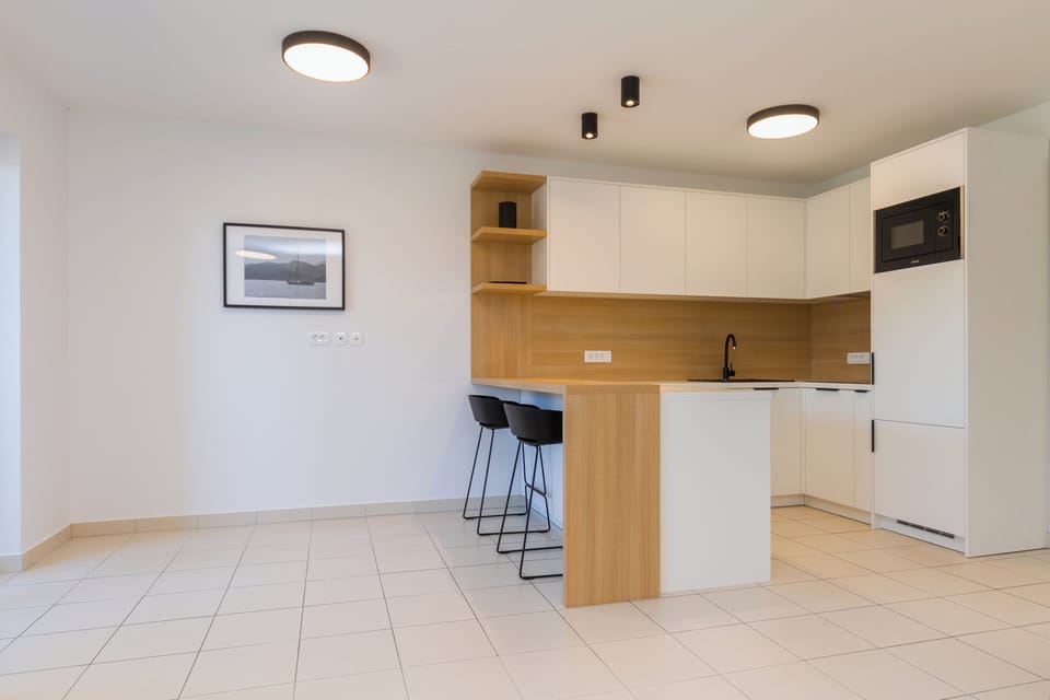 Premium Apartment, 1 Bedroom, Partial Sea View | Private kitchen
