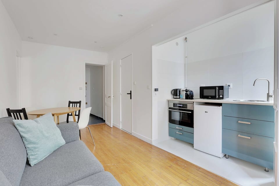 Apartment | Private kitchen | Cookware/dishes/utensils